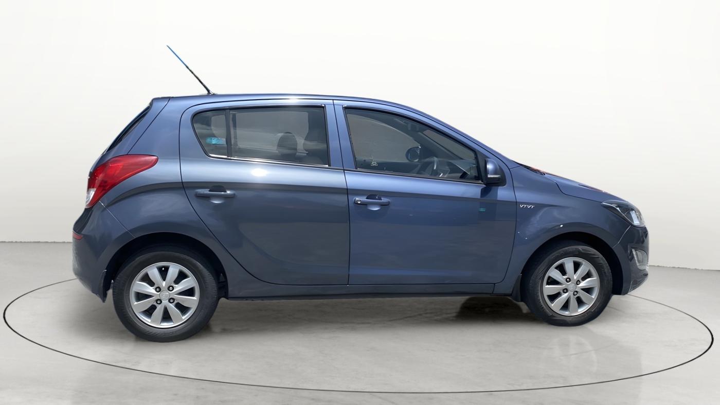 2012 Hyundai i20 SPORTZ 1.2, Petrol, Manual, 1,00,860 km, Right Side View