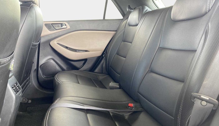2017 Hyundai Elite i20 ASTA 1.2, Petrol, Manual, 1,13,183 km, Right Side Rear Door Cabin