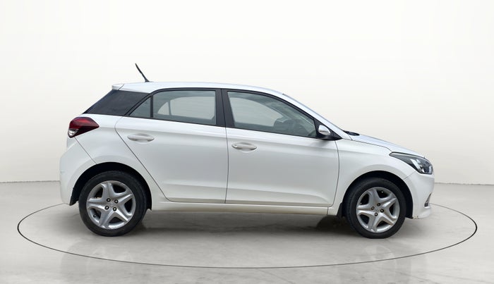 2017 Hyundai Elite i20 ASTA 1.2, Petrol, Manual, 1,13,183 km, Right Side View