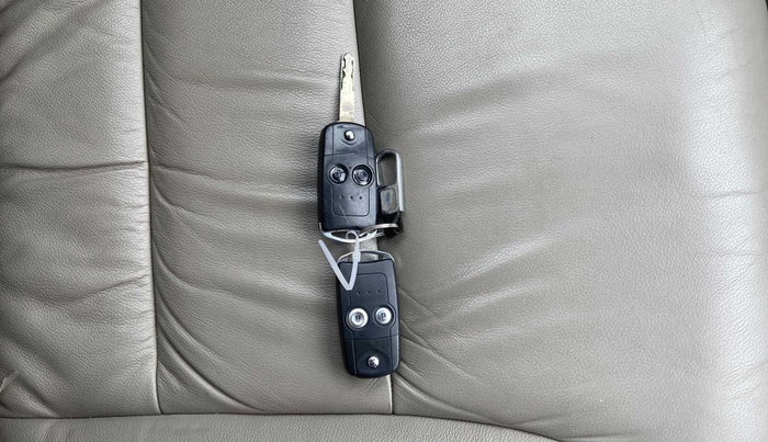 2014 Honda CRV 2.4L 4WD AVN AT, Petrol, Automatic, 69,975 km, Key Close Up