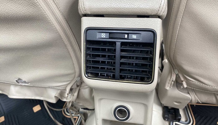 2018 Maruti Ciaz SIGMA 1.4 MT PETROL, Petrol, Manual, 42,943 km, AC Unit - Rear vent has minor damage