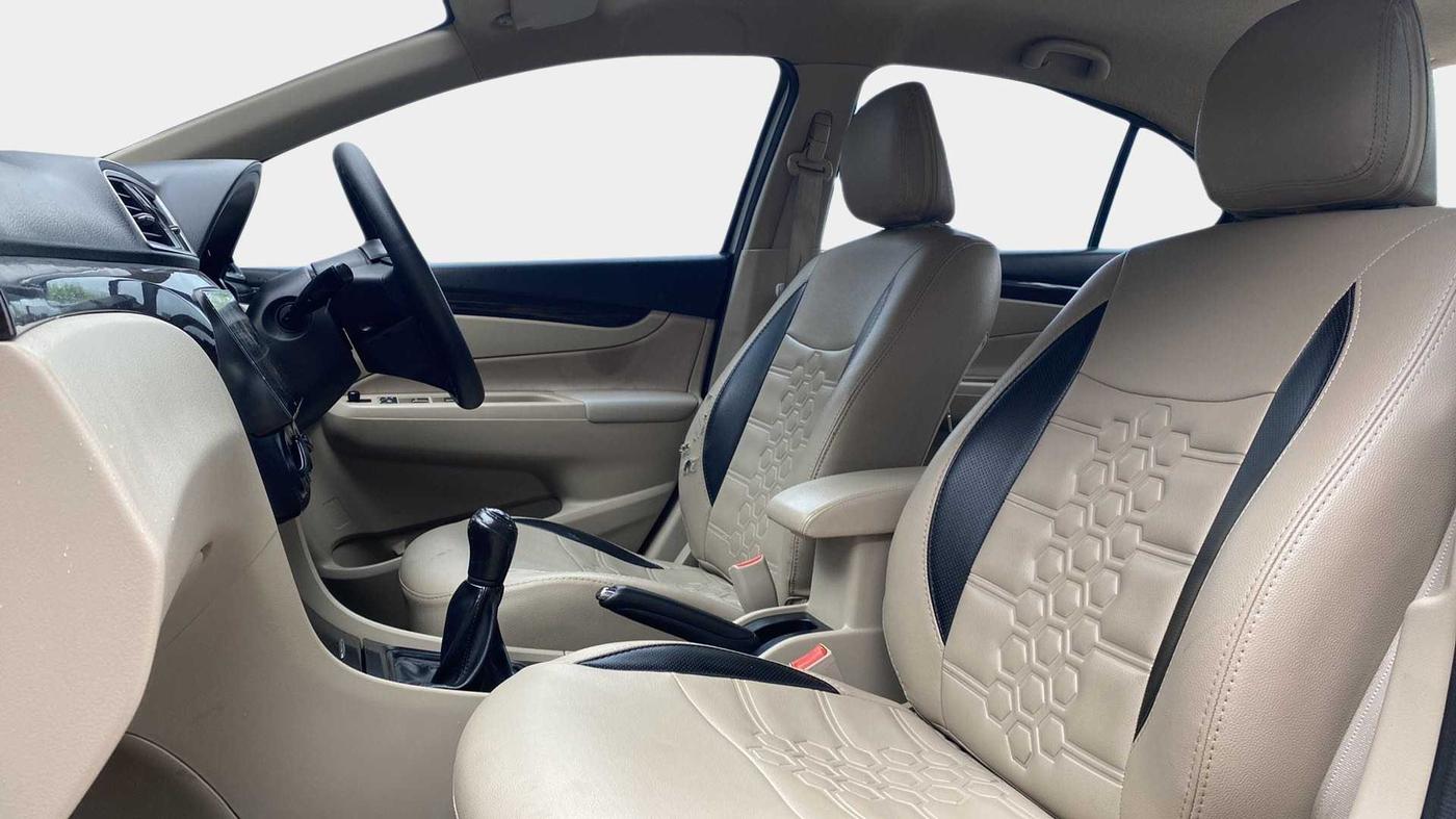 2018 Maruti Ciaz SIGMA 1.4 MT PETROL, Petrol, Manual, 42,943 km, Right Side Front Door Cabin