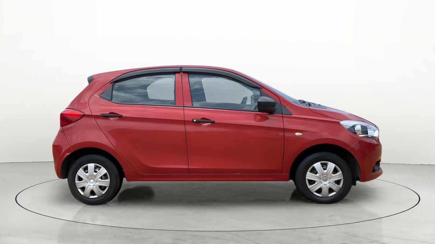 2018 Tata Tiago XM PETROL, Petrol, Manual, 44,377 km, Right Side View