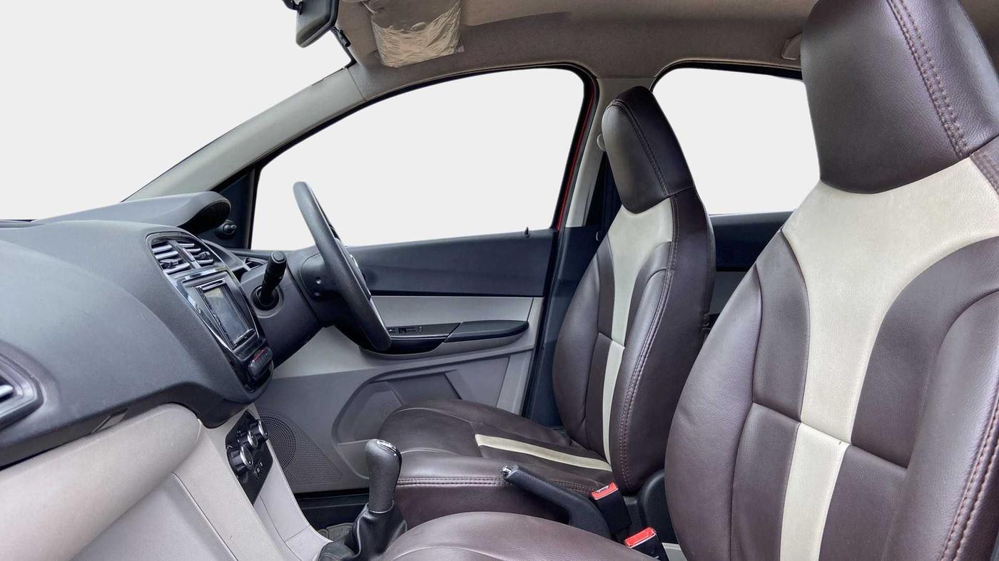 2018 Tata Tiago XM PETROL, Petrol, Manual, 44,377 km, Right Side Front Door Cabin