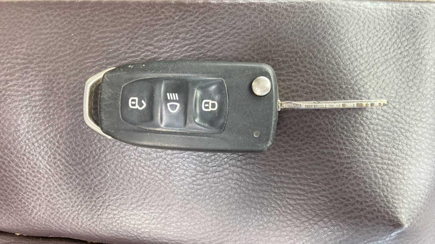 2018 Tata Tiago XM PETROL, Petrol, Manual, 44,377 km, Key Close Up
