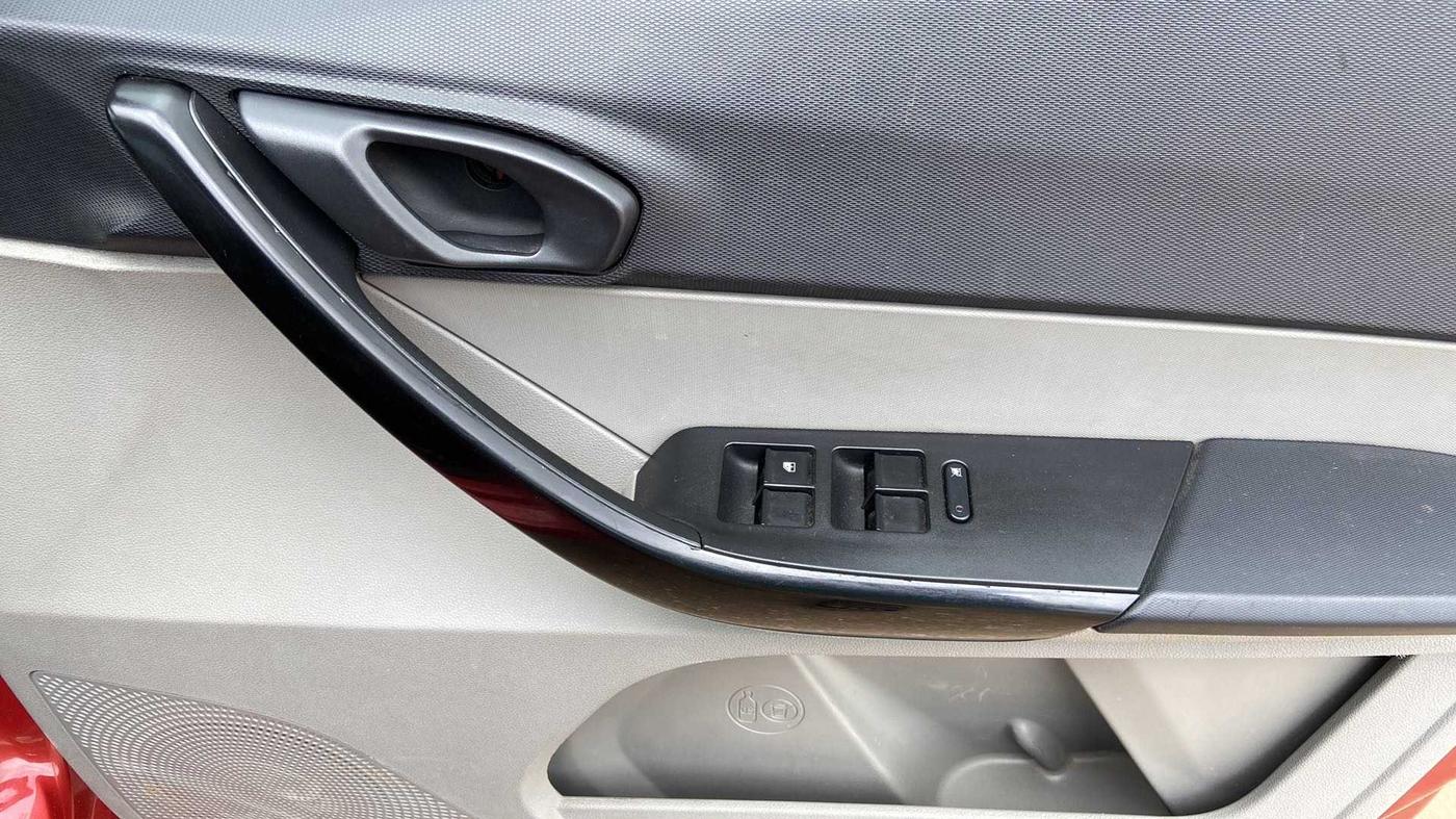 2018 Tata Tiago XM PETROL, Petrol, Manual, 44,377 km, Driver Side Door Panels Control