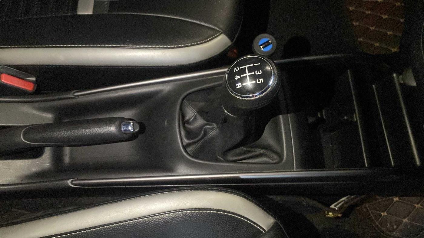 2019 Maruti Baleno ALPHA PETROL 1.2, Petrol, Manual, 35,175 km, Gear Lever