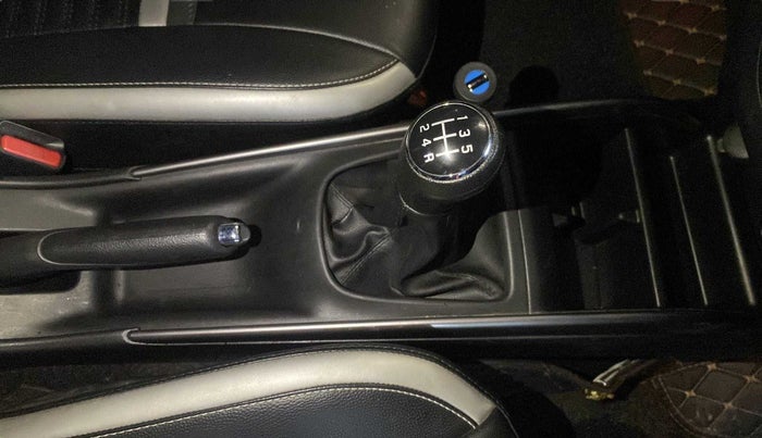 2019 Maruti Baleno ALPHA PETROL 1.2, Petrol, Manual, 35,175 km, Gear Lever