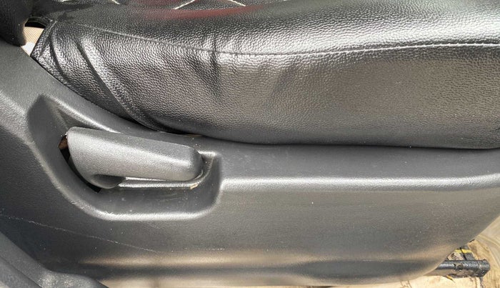 2018 Maruti Wagon R 1.0 VXI (O) AMT, Petrol, Automatic, 29,472 km, Driver Side Adjustment Panel
