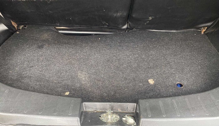 2018 Maruti Wagon R 1.0 VXI (O) AMT, Petrol, Automatic, 29,472 km, Boot Inside