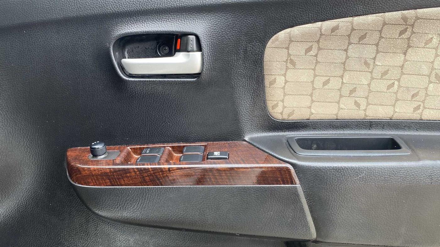 2018 Maruti Wagon R 1.0 VXI (O) AMT, Petrol, Automatic, 29,472 km, Driver Side Door Panels Control