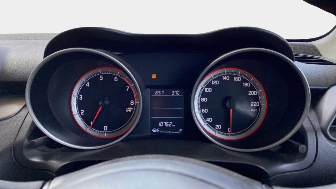 2022 Maruti Swift ZXI, Petrol, Manual, 10,753 km, Odometer Image