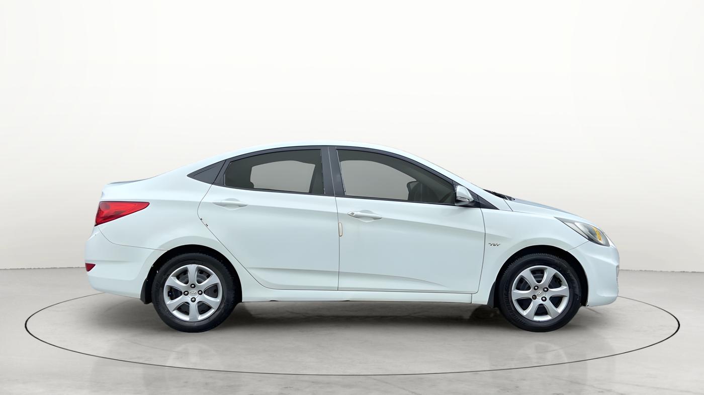 2013 Hyundai Verna FLUIDIC 1.6 VTVT EX, Petrol, Manual, 1,18,059 km, Right Side View