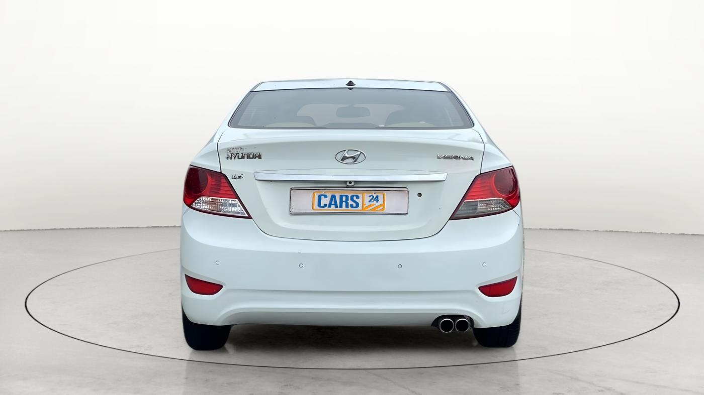 2013 Hyundai Verna FLUIDIC 1.6 VTVT EX, Petrol, Manual, 1,18,059 km, Back/Rear