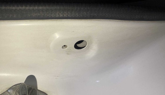 2012 Maruti Alto K10 VXI, Petrol, Manual, 63,557 km, Right C pillar - Trim cover damaged