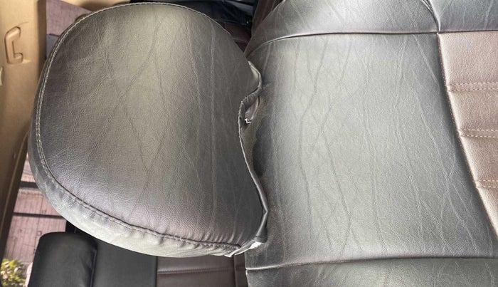 2013 Mahindra XUV500 W8, Diesel, Manual, 71,722 km, Driver seat - Headrest adjuster not working