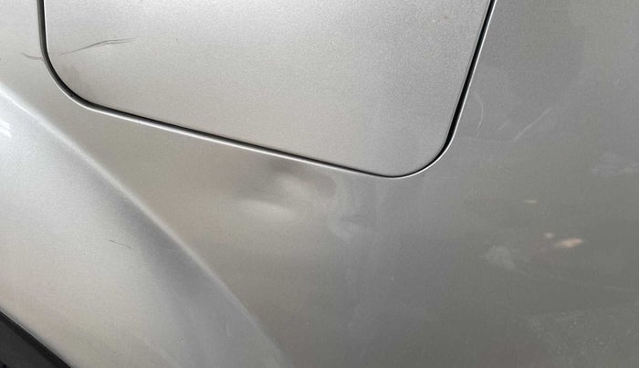 2013 Mahindra XUV500 W8, Diesel, Manual, 71,722 km, Left quarter panel - Slightly dented