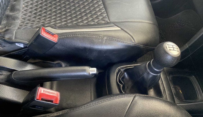 2017 Maruti Swift VXI, Petrol, Manual, 65,741 km, Gear Lever