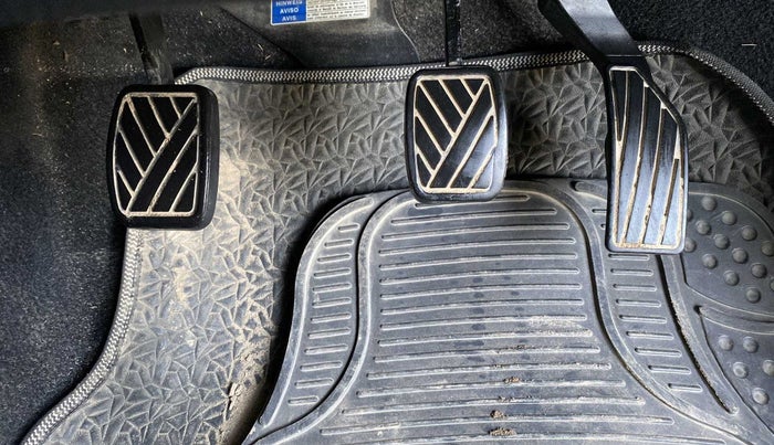 2017 Maruti Swift VXI, Petrol, Manual, 65,741 km, Pedals