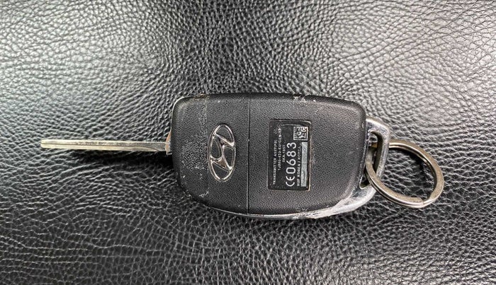 2017 Hyundai Verna 1.6 CRDI SX, Diesel, Manual, 89,903 km, Key Close Up