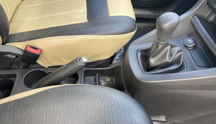 2021 Ford New Figo TITANIUM 1.2 PETROL MT, Petrol, Manual, 28,413 km, Gear Lever