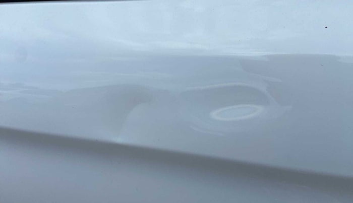 2021 Ford New Figo TITANIUM 1.2 PETROL MT, Petrol, Manual, 28,413 km, Rear left door - Slightly dented
