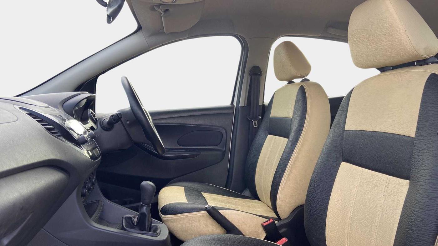 2021 Ford New Figo TITANIUM 1.2 PETROL MT, Petrol, Manual, 28,413 km, Right Side Front Door Cabin