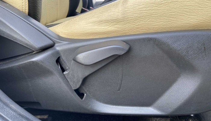 2021 Ford New Figo TITANIUM 1.2 PETROL MT, Petrol, Manual, 28,413 km, Driver Side Adjustment Panel