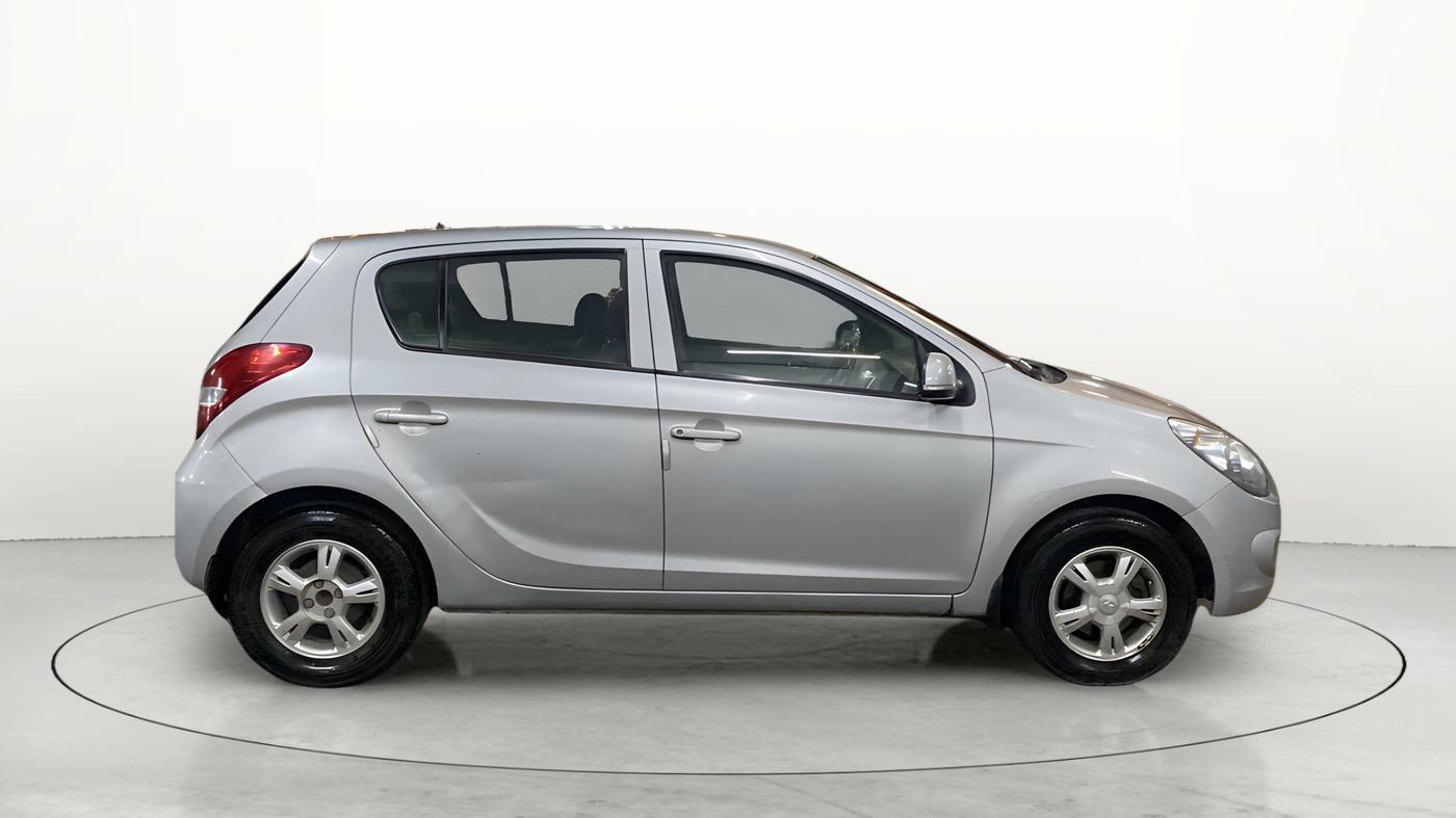 2011 Hyundai i20 SPORTZ (O) 1.4 CRDI, Diesel, Manual, 85,571 km, Right Side View