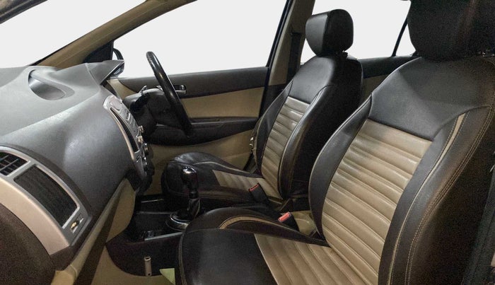 2011 Hyundai i20 SPORTZ (O) 1.4 CRDI, Diesel, Manual, 85,571 km, Right Side Front Door Cabin