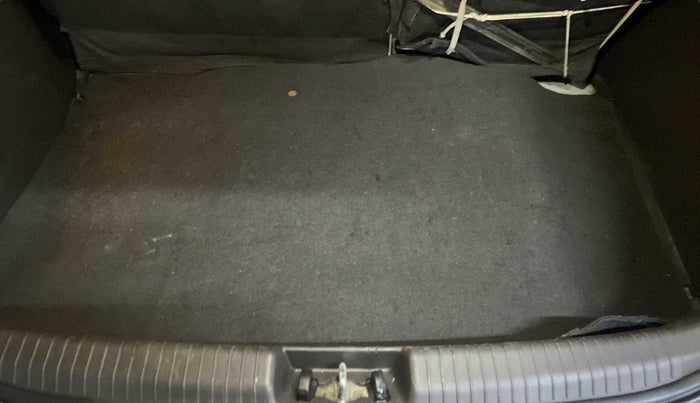 2011 Hyundai i20 SPORTZ (O) 1.4 CRDI, Diesel, Manual, 85,571 km, Boot Inside