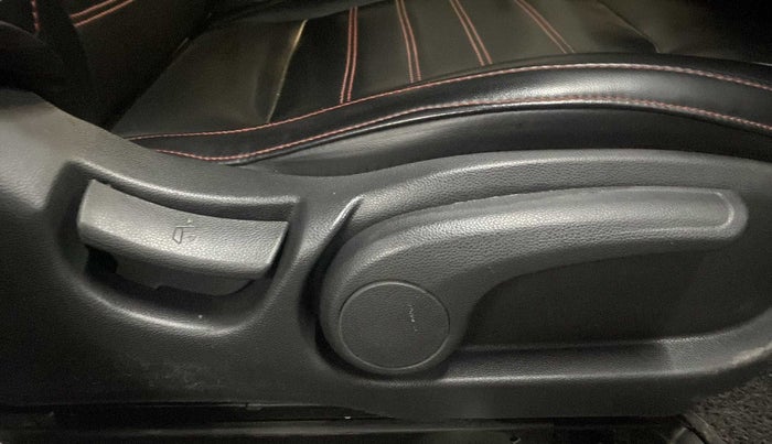 2019 Hyundai Elite i20 SPORTZ PLUS 1.2, Petrol, Manual, 76,312 km, Driver Side Adjustment Panel