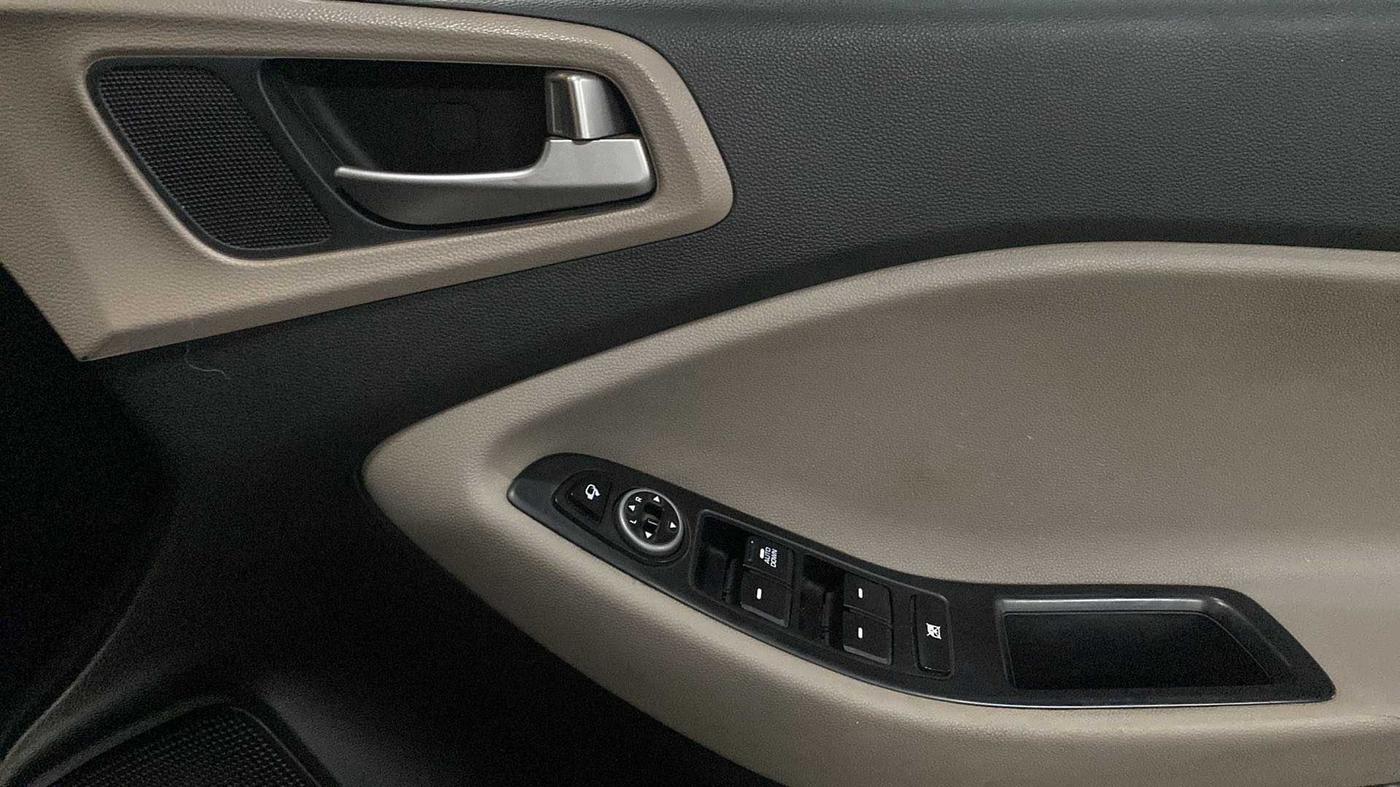 2019 Hyundai Elite i20 SPORTZ PLUS 1.2, Petrol, Manual, 76,312 km, Driver Side Door Panels Control