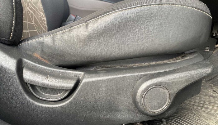 2013 Hyundai Grand i10 ASTA 1.1 CRDI, Diesel, Manual, 71,675 km, Driver Side Adjustment Panel