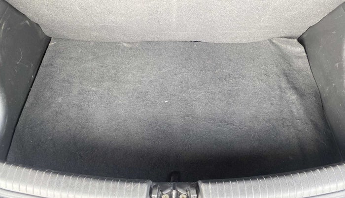 2013 Hyundai Grand i10 ASTA 1.1 CRDI, Diesel, Manual, 71,675 km, Boot Inside