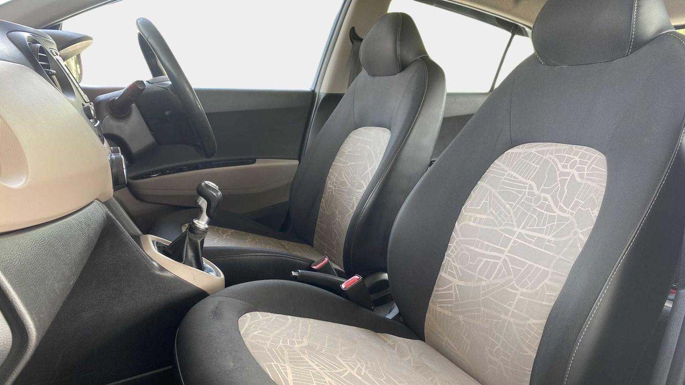 2013 Hyundai Grand i10 ASTA 1.1 CRDI, Diesel, Manual, 71,675 km, Right Side Front Door Cabin