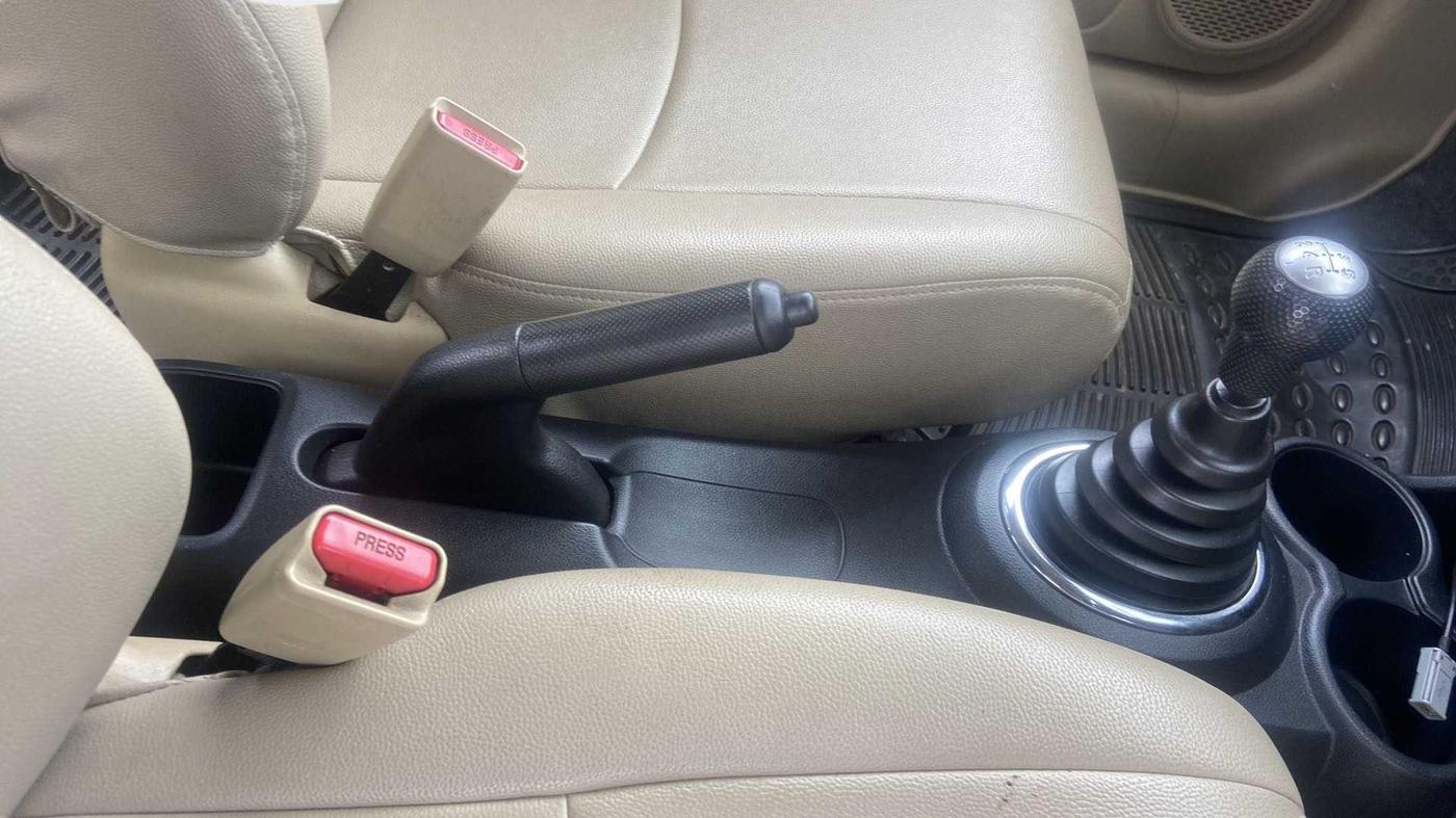 2012 Honda Brio S MT, Petrol, Manual, 29,346 km, Gear Lever