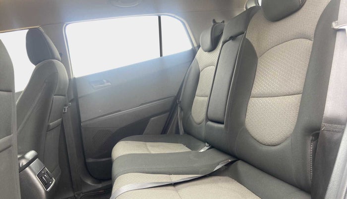 2016 Hyundai Creta SX PLUS 1.6 PETROL, Petrol, Manual, 37,807 km, Right Side Rear Door Cabin