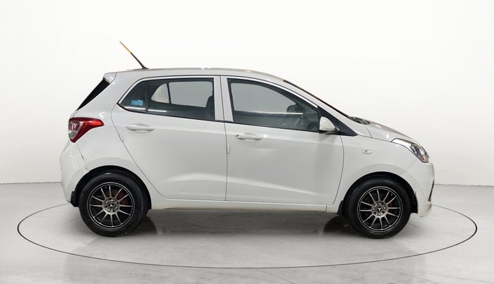2016 Hyundai Grand i10 MAGNA 1.2 KAPPA VTVT, Petrol, Manual, 72,641 km, Right Side View