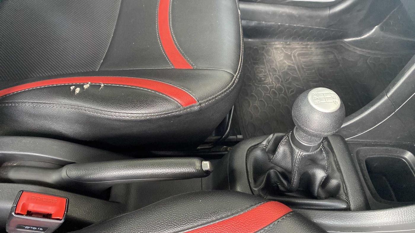 2017 Maruti Swift VXI, Petrol, Manual, 81,592 km, Gear Lever