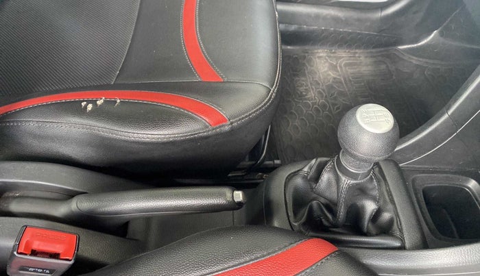2017 Maruti Swift VXI, Petrol, Manual, 81,592 km, Gear Lever