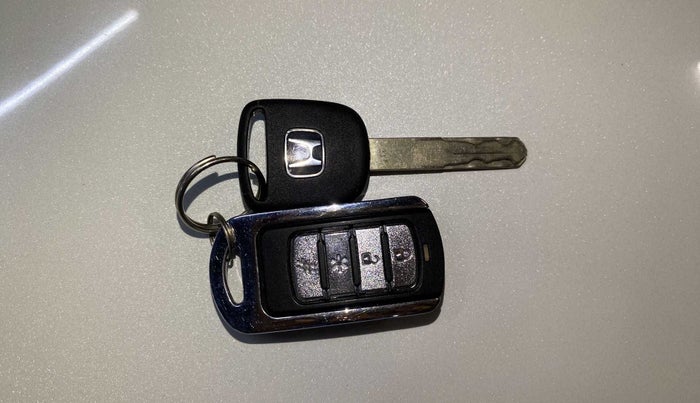 2020 Honda Amaze 1.2L I-VTEC E, Petrol, Manual, 24,384 km, Key Close Up