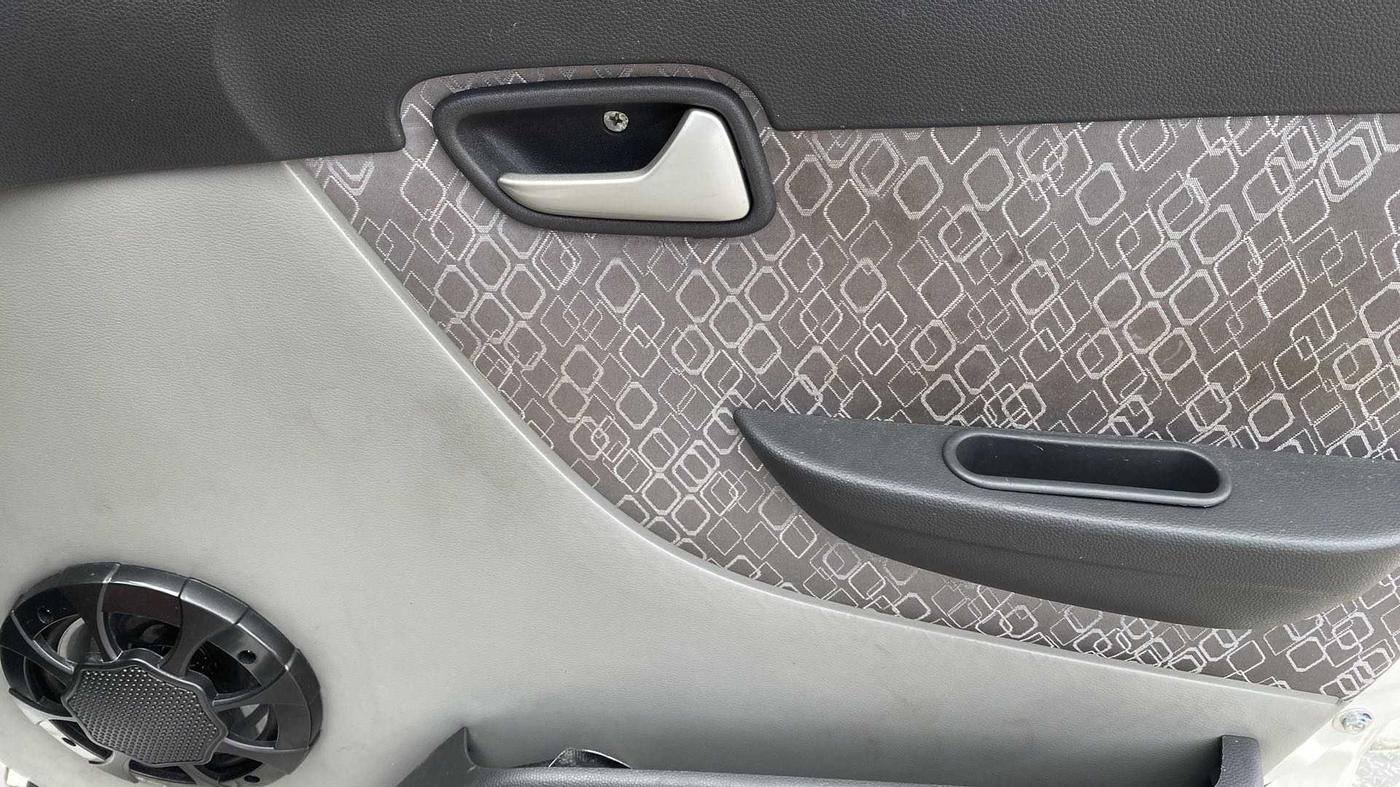 2019 Maruti Alto 800 LXI, Petrol, Manual, 29,235 km, Driver Side Door Panels Control