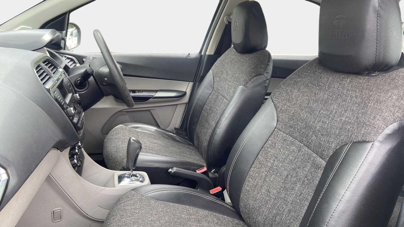 2017 Tata Tiago XZA PETROL, Petrol, Automatic, 50,031 km, Right Side Front Door Cabin