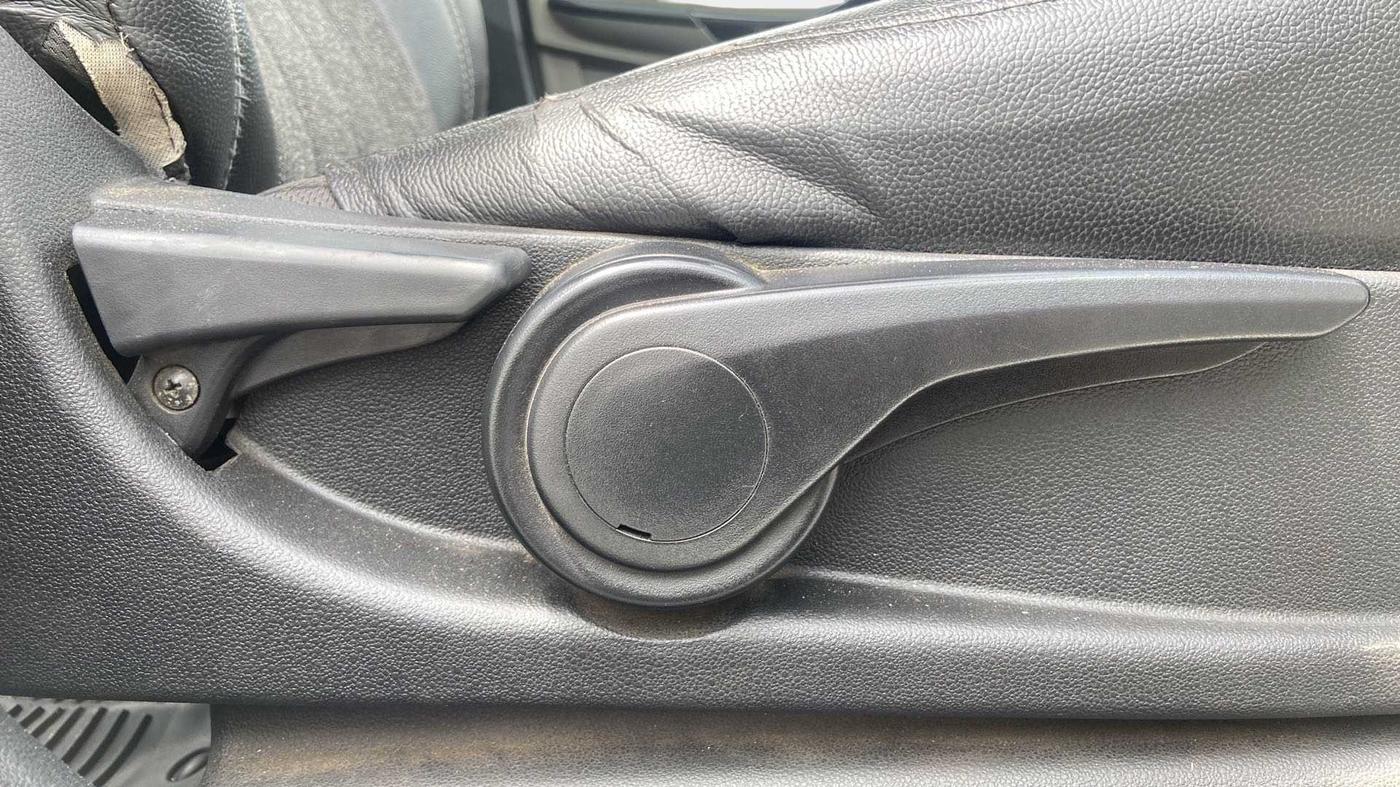 2017 Tata Tiago XZA PETROL, Petrol, Automatic, 50,031 km, Driver Side Adjustment Panel