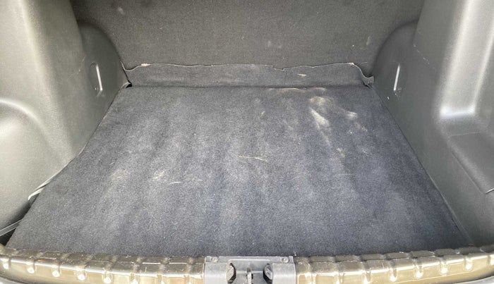 2018 Renault Duster RXS CVT, Petrol, Automatic, 41,012 km, Boot Inside