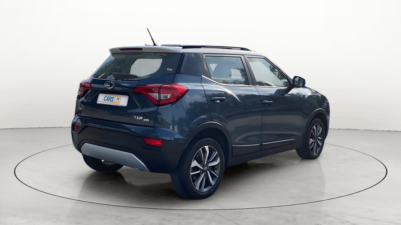 2019 Mahindra XUV300 W8(O) 1.2 PETROL DUAL TONE, Petrol, Manual, 22,587 km, Right Back Diagonal
