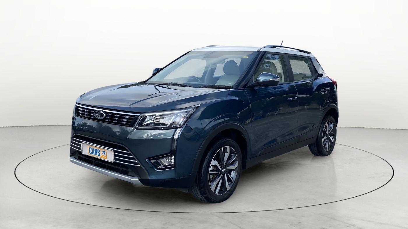 2019 Mahindra XUV300 W8(O) 1.2 PETROL DUAL TONE, Petrol, Manual, 22,587 km, Left Front Diagonal