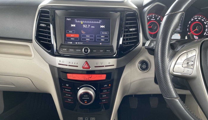 2019 Mahindra XUV300 W8(O) 1.2 PETROL DUAL TONE, Petrol, Manual, 22,587 km, Air Conditioner