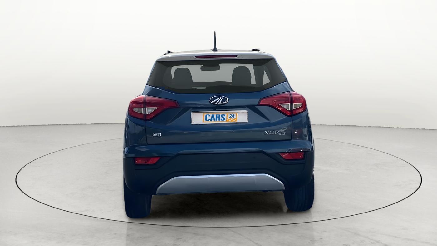2019 Mahindra XUV300 W8(O) 1.2 PETROL DUAL TONE, Petrol, Manual, 22,587 km, Back/Rear